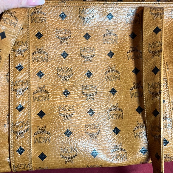 MCM Classic Zip shoulder bag - Picture 14 of 15